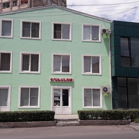 Sunshine Hotel เยเรวาน ภายนอก รูปภาพ