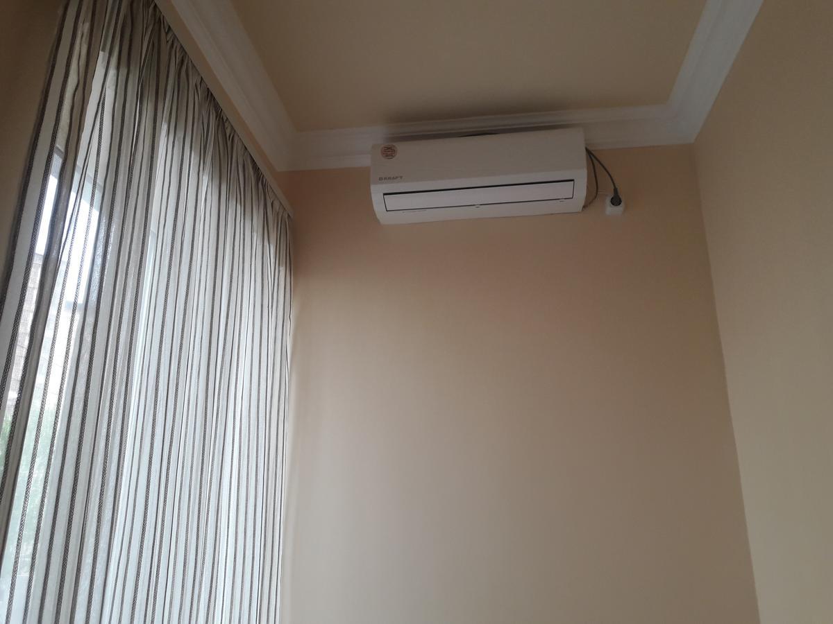 Sunshine Hotel เยเรวาน ภายนอก รูปภาพ